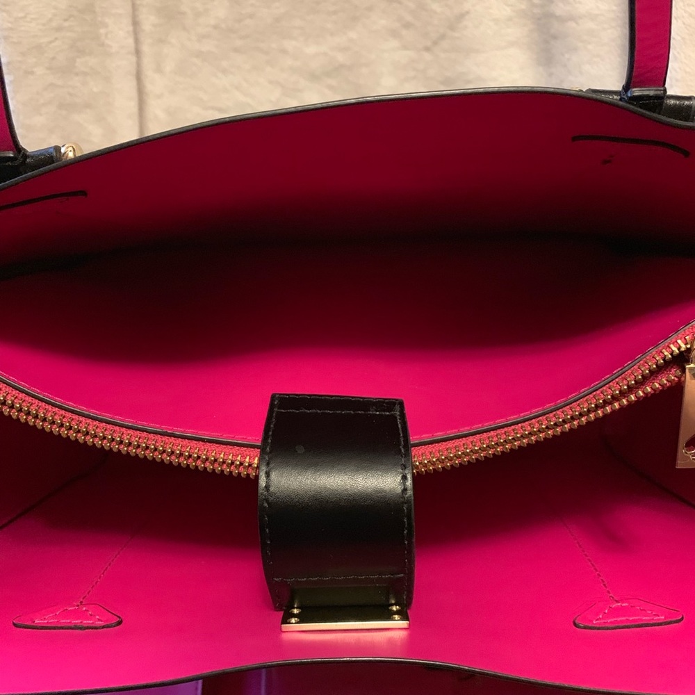 Kate Spade Tote with Matching Clutch/Wallet - Picture 7 of 8